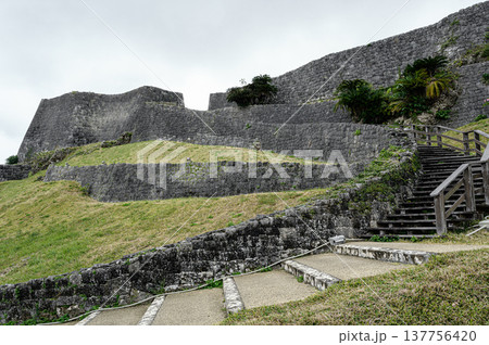 勝連城跡 琉球王国の古城 勝連城跡 琉球王国の古城 137756420