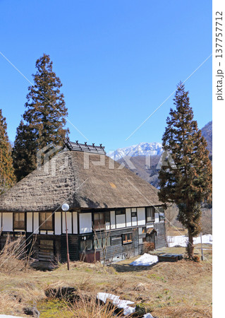 白馬山麓 雪解けの春 白馬山麓 雪解けの春 137757712