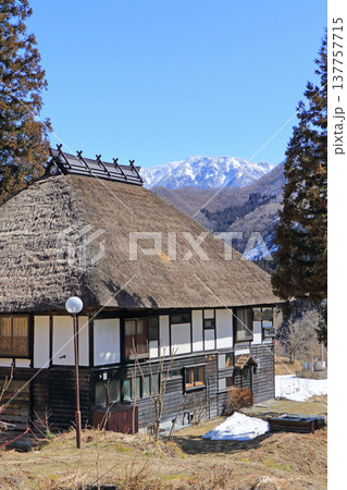 白馬山麓　雪解けの春 137757715
