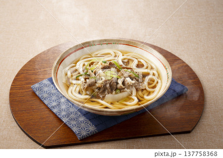 肉うどん 137758368