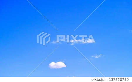 青空と雲イメージ 137758759