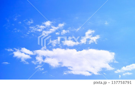青空と雲イメージ 青空と雲イメージ 137758791