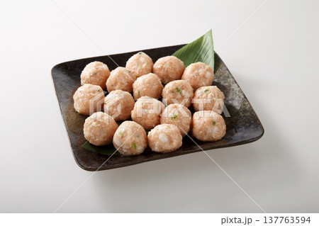国産　鶏だんご 137763594