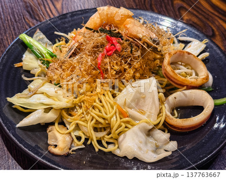 焼きそば 137763667