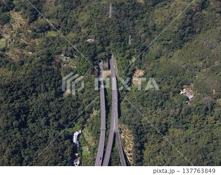 トンネル 137763849