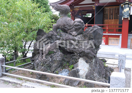 素盞雄神社の狛犬（東京都荒川区） 137771577
