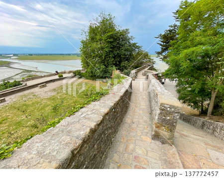フランスの世界遺産・モン=サン=ミシェル フランスの世界遺産・モン=サン=ミシェル 137772457