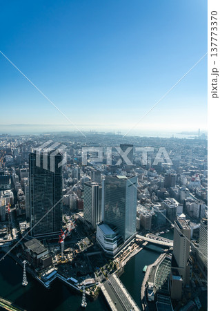 【神奈川県】よく晴れた横浜の都市風景（令和7年12月） 137773370