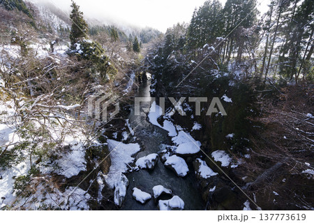 手取峡谷の雪景色 137773619
