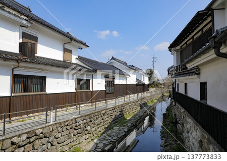うきは市吉井町の白壁の街並み 137773833