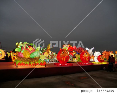 台湾ランタンフェスティバル　ランタンの展示会場　(台湾・嘉儀市） 137773839