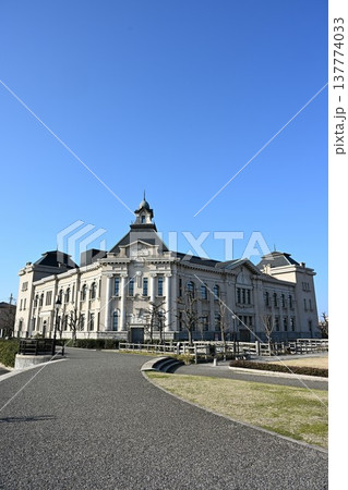 新潟市中央区のみなとぴあの建物（新潟県新潟市中央区） 137774033