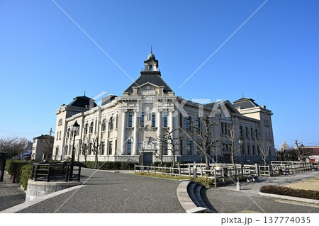 新潟市中央区のみなとぴあの建物（新潟県新潟市中央区） 137774035