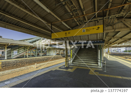 熱田　JR熱田駅　ホーム　愛知県名古屋市 137774197