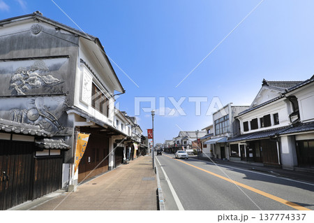 うきは市吉井町の白壁の街並み うきは市吉井町の白壁の街並み 137774337