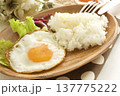 目玉焼きライスプレート 137775222