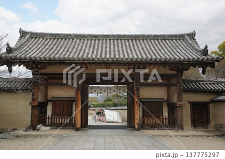 法隆寺東大門 法隆寺東大門 137775297