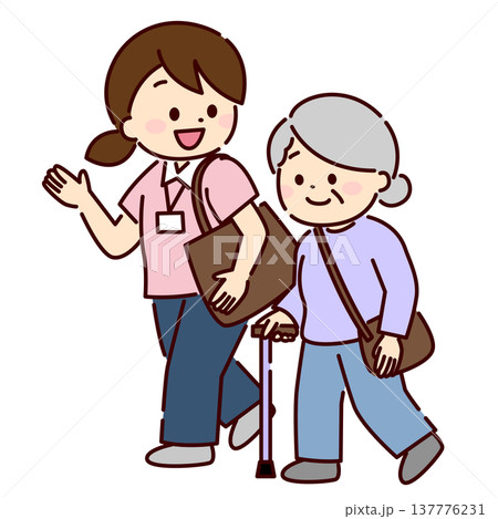 シニア女性に同行する女性 137776231