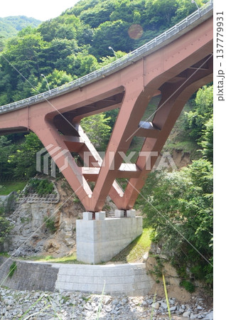 西沢大橋（山梨県山梨市） 137779931
