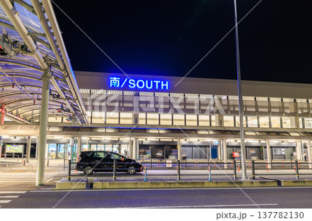 大阪国際空港(伊丹空港)の夜景 大阪国際空港(伊丹空港)の夜景 137782130