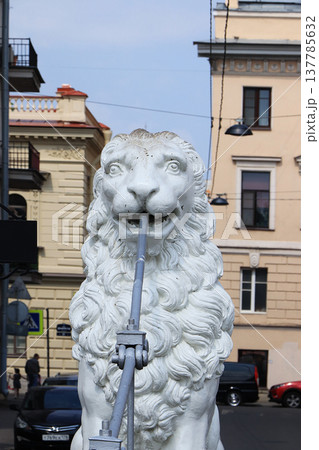 Russia, St. Petersburg, July 1, 2019. Lions on the Lion Bridge. In the photo Lions on the Lion Bridge on the Griboedov Canal, which are architectural landmarks of the city of St. Petersburg 137785632