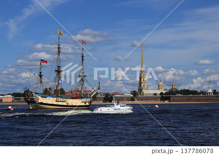 Russia, St. Petersburg, July 21, 2019, Frigate Poltava in the waters of the Neva and the Peter and Paul Fortress, preparing for the parade of the Navy. 137786078