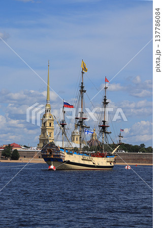 Russia, St. Petersburg, July 21, 2019, Frigate Poltava in the waters of the Neva and the Peter and Paul Fortress, preparing for the parade of the Navy. 137786084