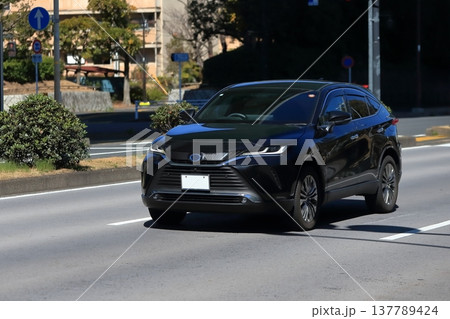 国産SUV車両　イメージ 137789424