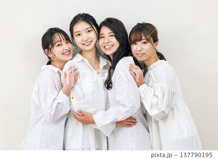 女性のビューティーイメージ 137790195