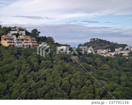 Exclusive Residences Set Atop Hills Offering Breathtaking Ocean Vistas And Surrounding Nature 137791138