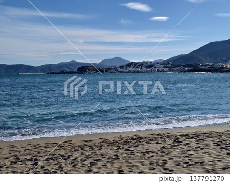 Peaceful Beach With Light Waves, Calm Seaside Setting Complete With Soft Sands And Subtle Surf Patterns Peaceful Beach With Light Waves, Calm Seaside Setting Complete With Soft Sands And Subtle Surf Patterns 137791270