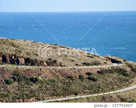 Coastal Rugged Scenery, Vivid Coastal Landscape Featuring Jagged Rocks And Swirling Ocean Currents 137791607