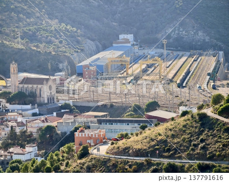 Transportation Amenities Adjacent To Shoreline Storage Units With Rail Access Extending To City Centers 137791616