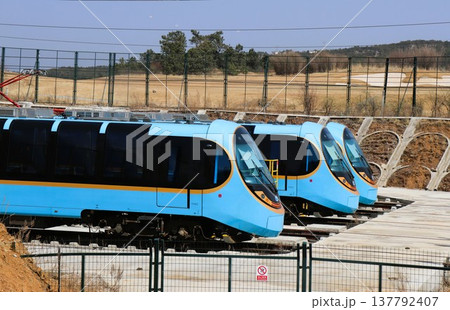 昨年開業した玉龍雪山観光鉄道の電車 玉龍雪山駅 雲南省 中国 アジア 昨年開業した玉龍雪山観光鉄道の電車 玉龍雪山駅 雲南省 中国 アジア 137792407