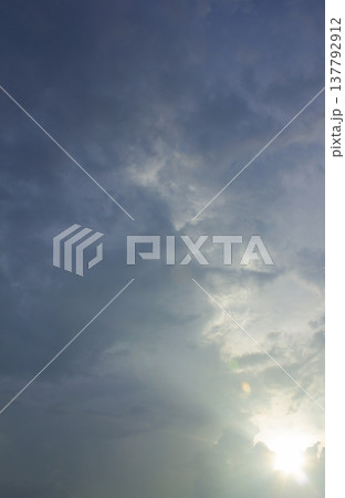 It's a majestic cloudy sky. 137792912