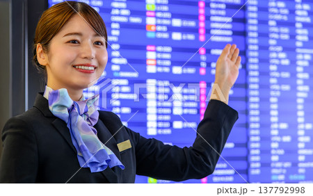 空港スタッフが案内する ■撮影協力：関西国際空港（KIX） 137792998