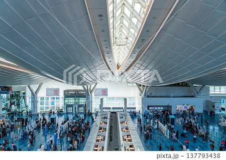 【東京都】近未来的な雰囲気のある羽田空港の第3ターミナル 【東京都】近未来的な雰囲気のある羽田空港の第3ターミナル 137793438
