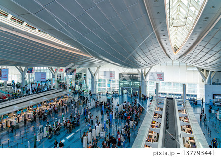 【東京都】近未来的な雰囲気のある羽田空港の第3ターミナル 【東京都】近未来的な雰囲気のある羽田空港の第3ターミナル 137793441