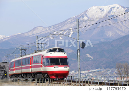 電車　鉄道 137795670