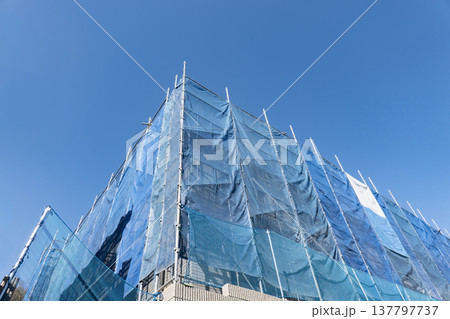 ビルの建設工事 137797737