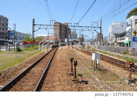 山陽本線の線路（尾道駅 付近／広島県尾道市） 137799702