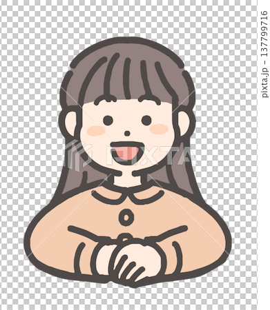 笑顔で手を組む女の子 137799716