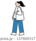 外出する女性イラスト 137800317