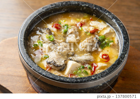 本格的で旨辛な麻婆豆腐の中華料理 137800571