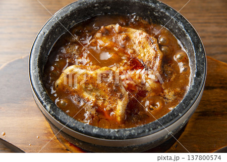 本格的で旨辛な麻婆豆腐の中華料理 137800574