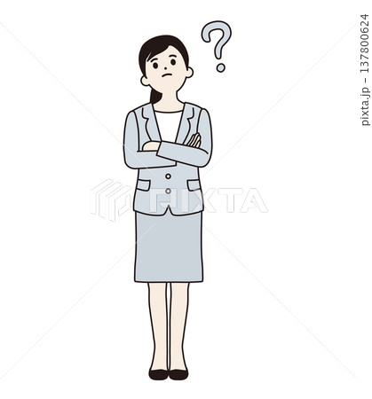 腕を組んで考えるスーツの女性　全身 137800624