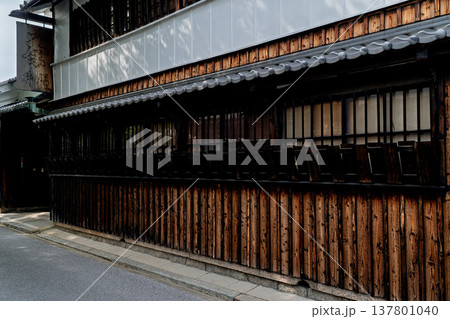 京都府木津川市山城町上狛東の茶問屋街を撮影 137801040