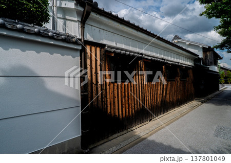 京都府木津川市山城町上狛東の茶問屋街を撮影 137801049