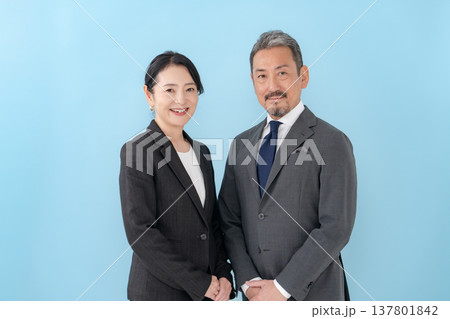 ビジネス 男女 ビジネス 男女 137801842