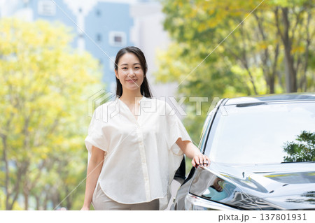 女性 車 初夏 女性 車 初夏 137801931